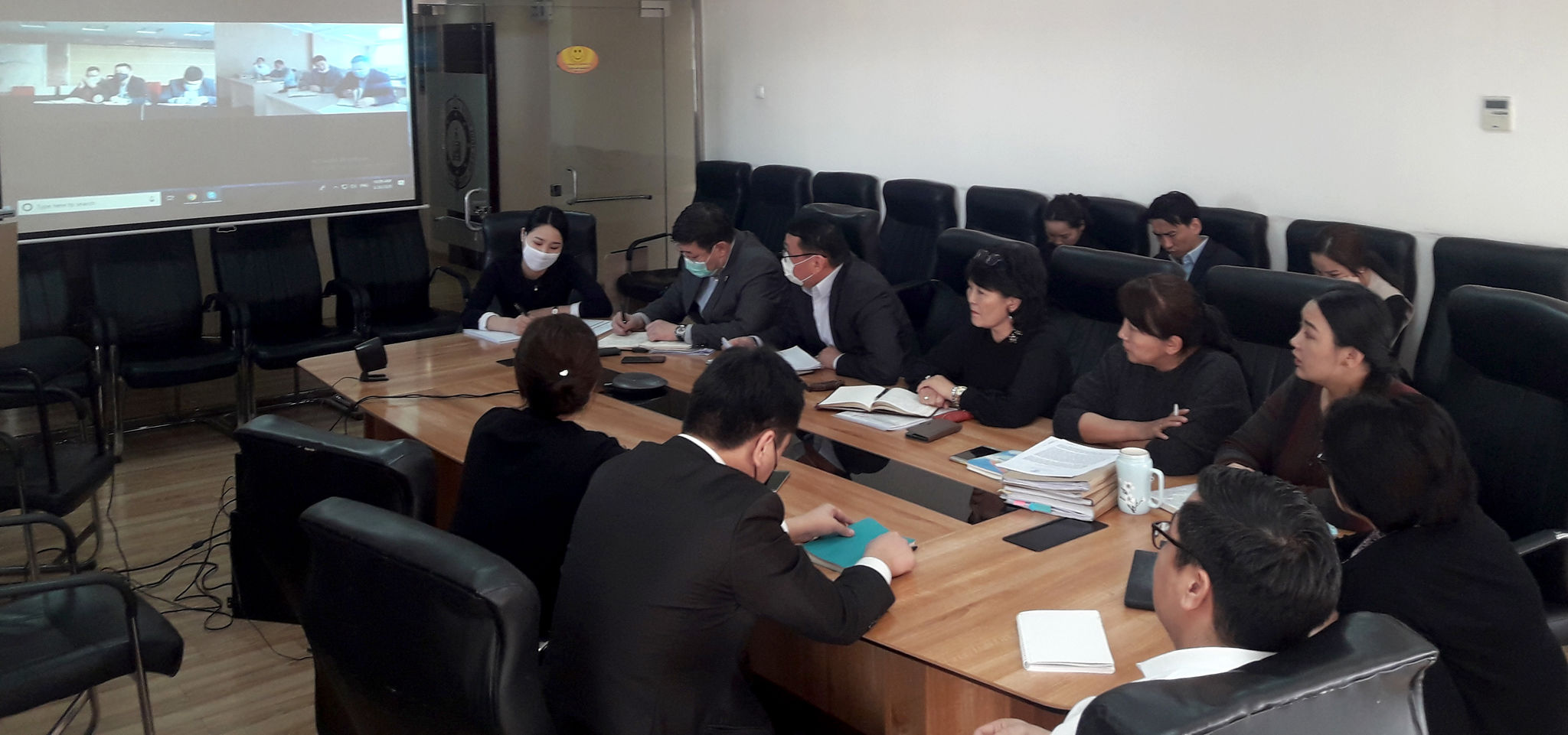 ХАН-УУЛ ДҮҮРГИЙН ПРОКУРОРЫН ГАЗАР ЦАХИМААР ХУРАЛ ЗОХИОН БАЙГУУЛЖЭЭ